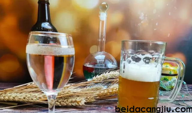 一杯白酒相当于多少杯啤酒几瓶啤酒？白啤之间如何换算？